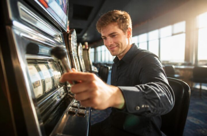 découvrez l'excitation des machines à sous gratuites sans aucun risque et profitez d'une expérience de jeu palpitante et sécurisée.