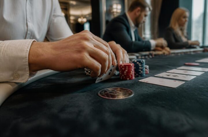 découvrez comment simplifier votre expérience au live casino hold'em grâce à ces règles essentielles, faciles à comprendre et à appliquer pour maximiser votre plaisir de jeu.